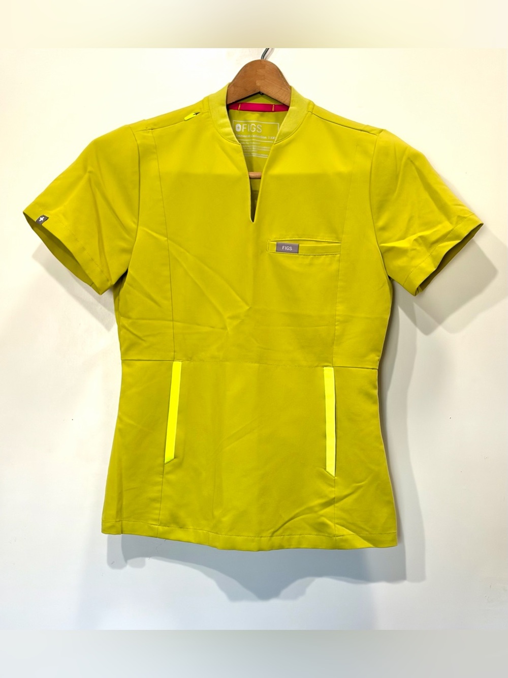 FIGS Women's- XXS Odesa Scrub Top and Pants In Neon Limeade With Hot Pink Trim